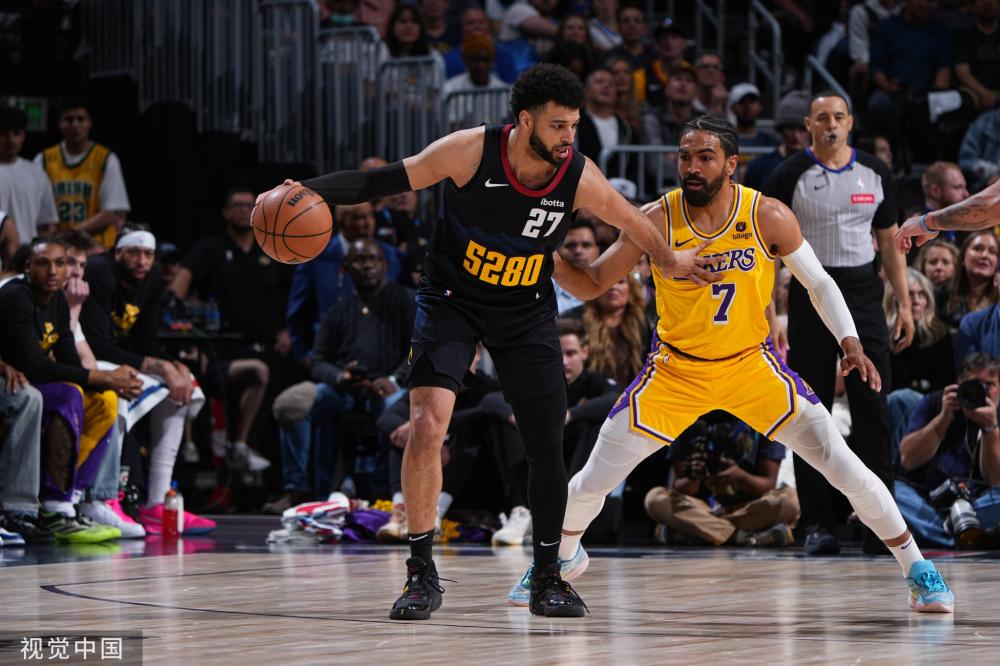 层显然看中 层显然看中