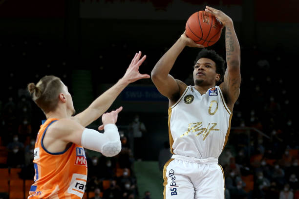 不断的火力 不断的火力